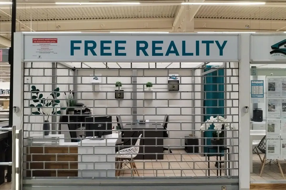 Free reality